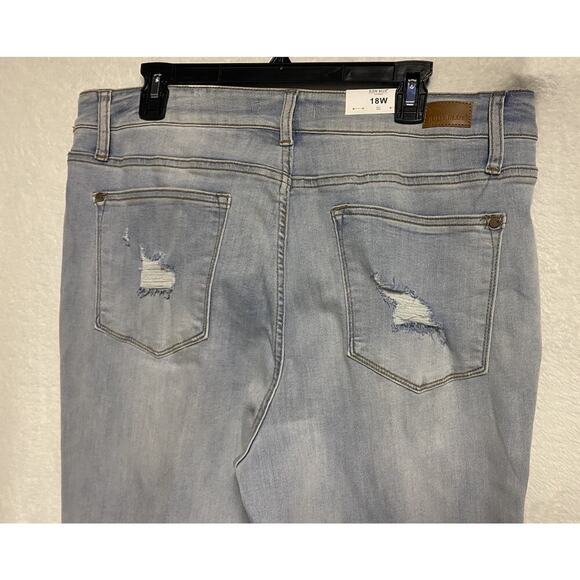Judy Blue Watch Her Bloom Distressed Mid Rise Skinny Jean 18W NWT - Picture 6 of 12